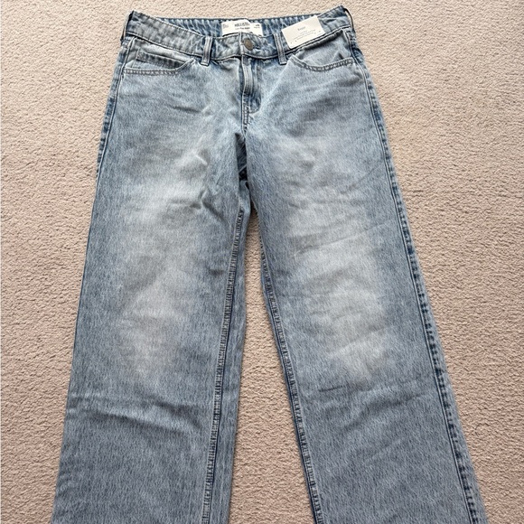 NEW Hollister Low-Rise Baggy Relaxed Leg Opening Jeans Jean Sz 6 28” Medium Wash - Picture 3 of 9